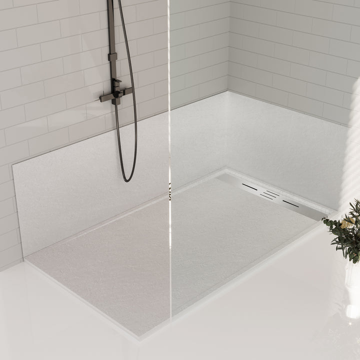 Salle de bain avec base de douche blanche 36x60" en SMC, surface texturée antidérapante et drain discret. Douche base idéale pour un style raffiné.