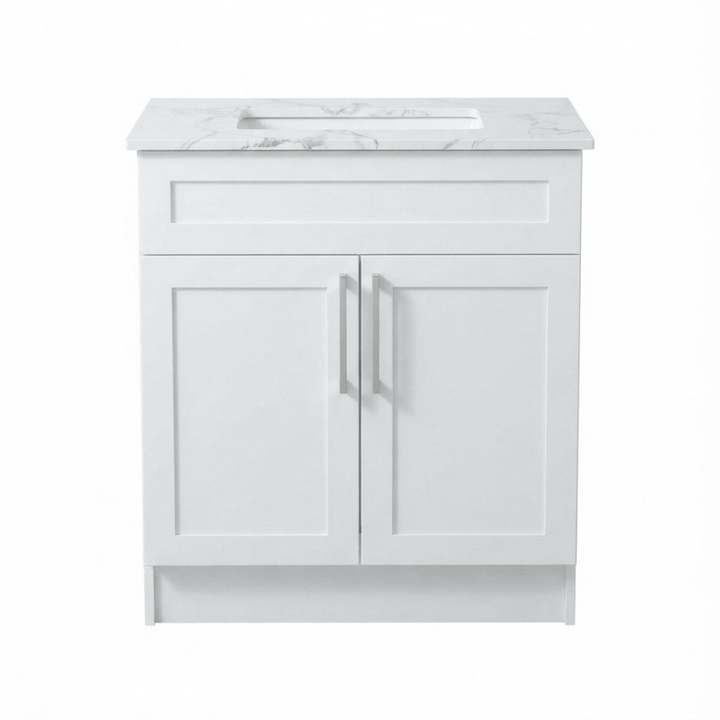 Vue de face d'une vanité de salle de bain autoportante de 24 pouces au fini blanc mat, avec deux portes de style shaker, un tiroir et des poignées en nickel poli.