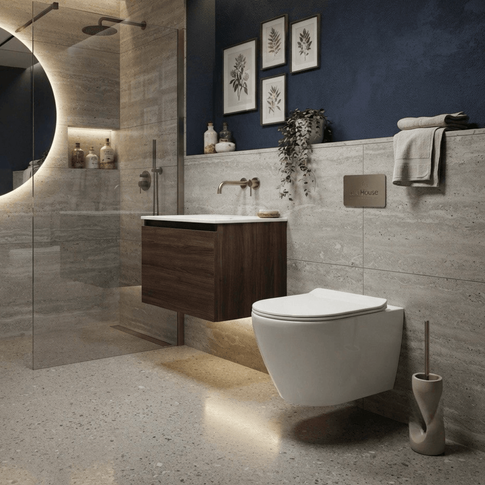 Intérieur de salle de bain luxueuse mettant en valeur une toilette moderne murale et des matériaux haut de gamme