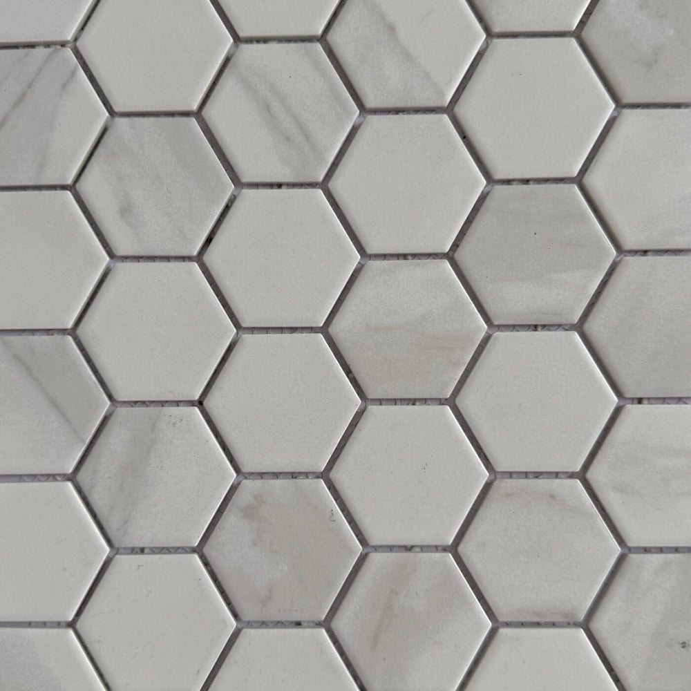 Carrelage mosaïque hexagonale en marbre blanc pour mur de salle de bain