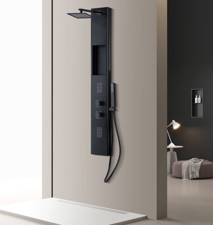 Colonne de douche noire moderne installée dans une salle de bain minimaliste avec douche pluie et jets massants