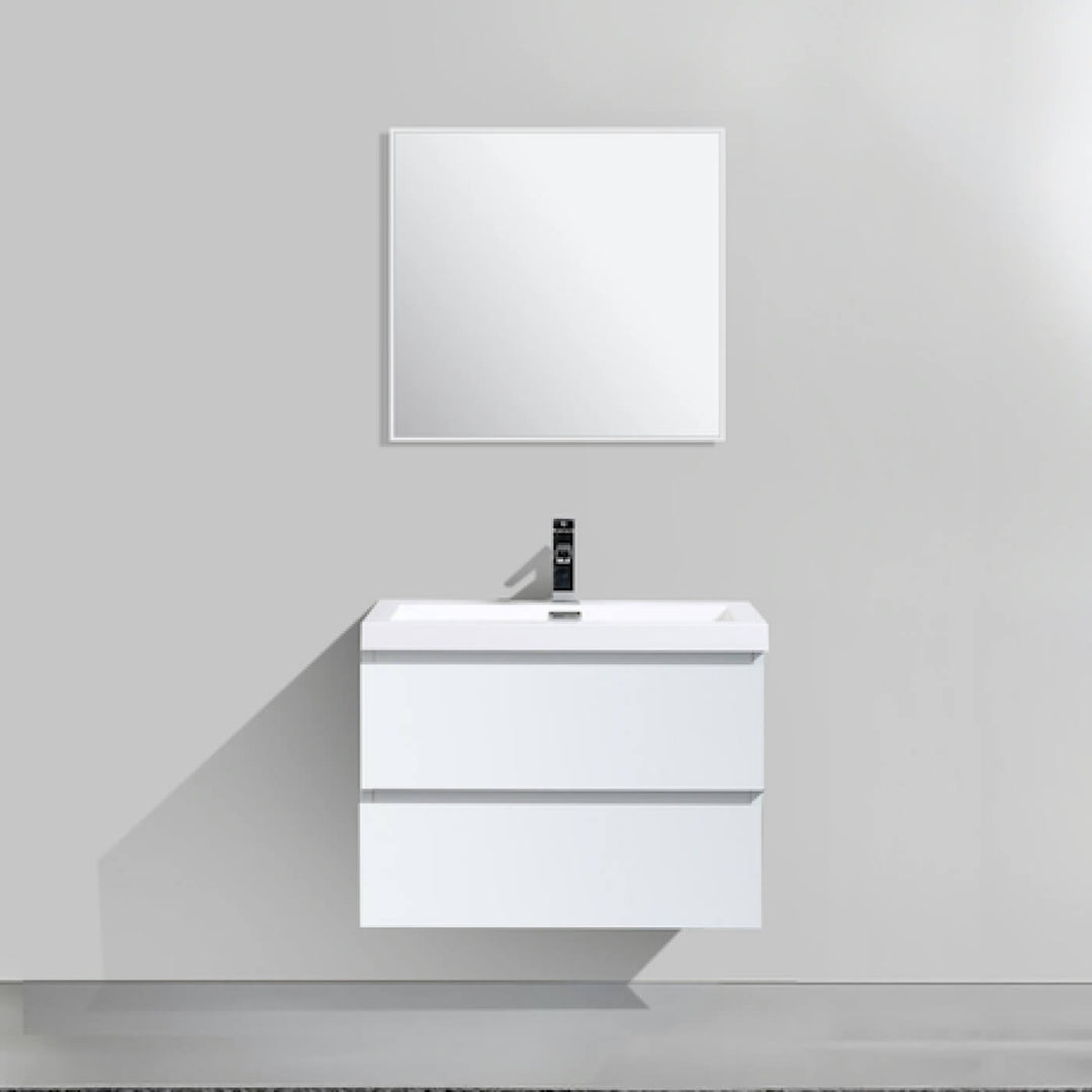 Aménagement moderne d'une salle de bain avec une vanité suspendue ARCTIC blanc mat et douche vitrée en arrière-plan.