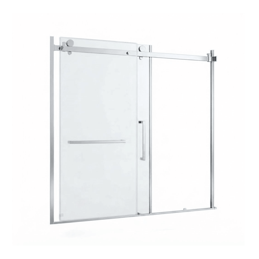 Gros plan d'un panneau de porte de bain douche coulissante en verre clair avec profilé chromé, poignée verticale et barre à serviette, présenté isolément sur fond blanc