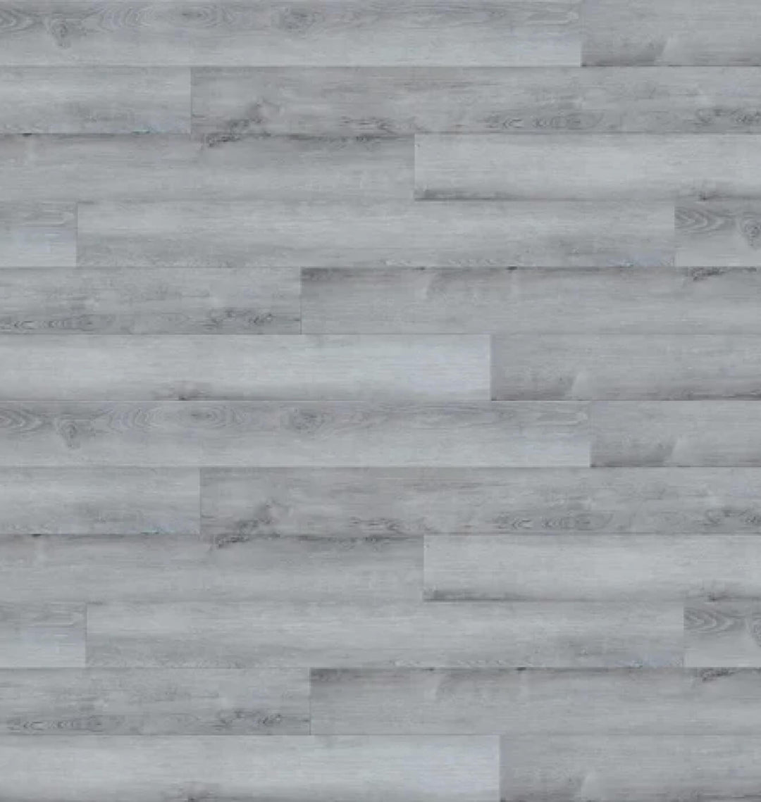 Échantillon de plancher de vinyle à clic de luxe Narita au fini bois gris moderne.