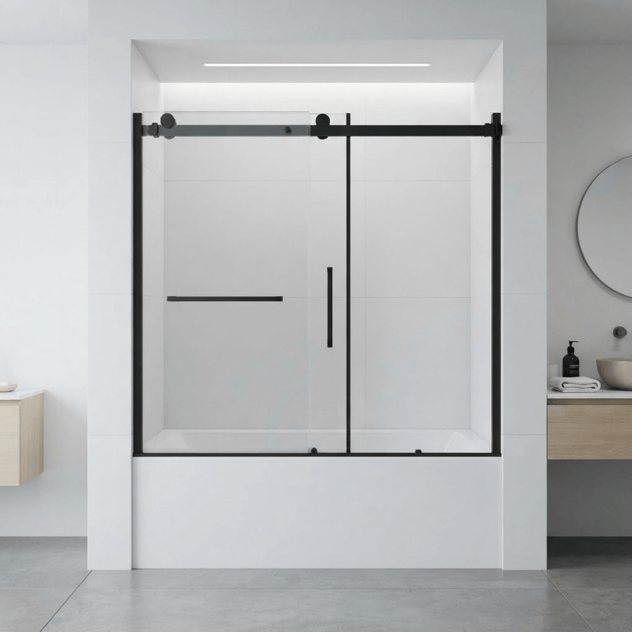 Porte de bain douche encastrée en alcôve avec profilé noir mat mise en valeur dans une salle de bains moderne et minimaliste