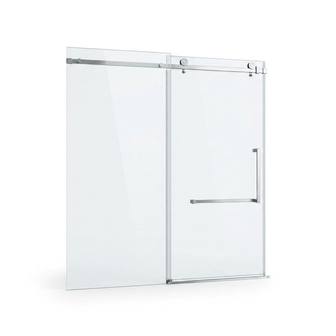 Une porte de salle de bain coulissante en verre clair avec quincaillerie en chrome, montrée sur fond blanc.