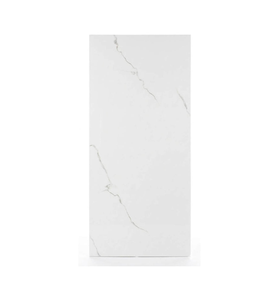 Grande tuile de douche céramique blanche modèle Lamia Bianco effet marbre polie 24x48