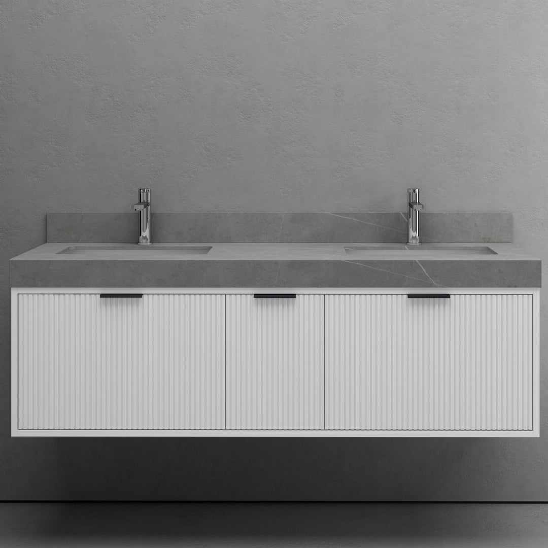Grande vanite double salle bain flottante au look minimaliste, parfaite pour optimiser l'espace et faciliter le nettoyage du plancher.